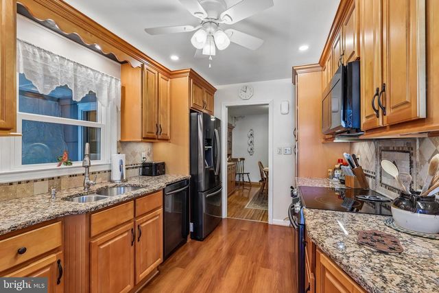 3 WINDSOR PL, Mount Holly, NJ 08060