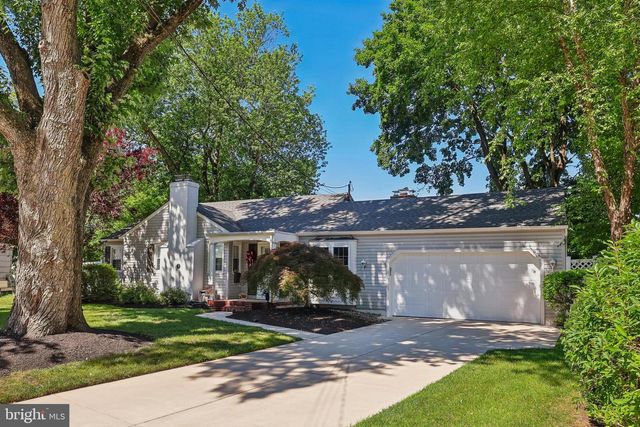 3 WINDSOR PL, Mount Holly, NJ 08060