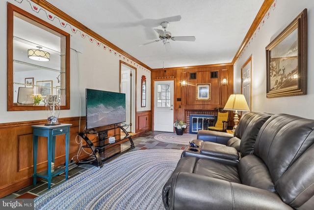 3 WINDSOR PL, Mount Holly, NJ 08060