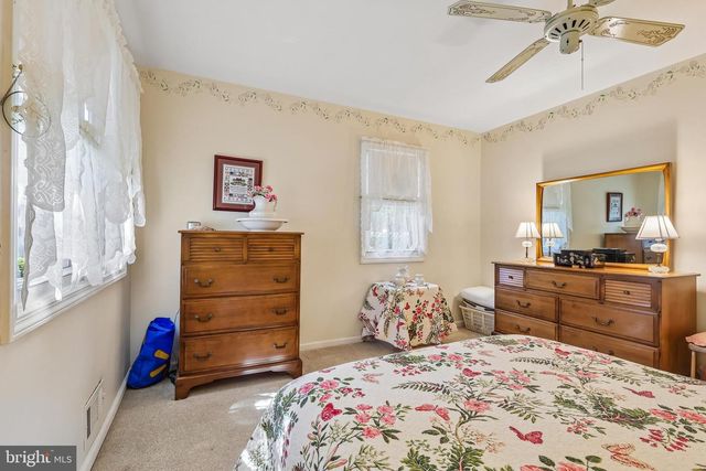 3 WINDSOR PL, Mount Holly, NJ 08060