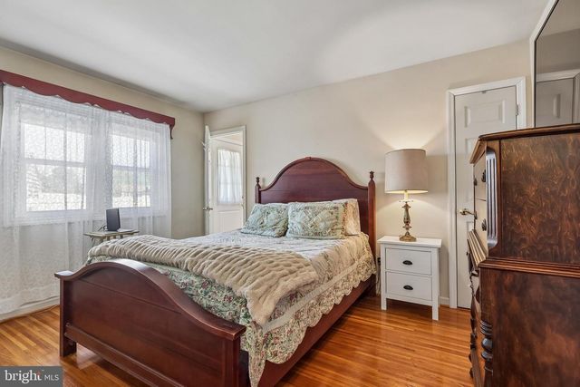 3 WINDSOR PL, Mount Holly, NJ 08060