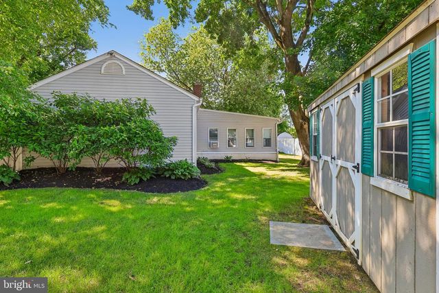 3 WINDSOR PL, Mount Holly, NJ 08060