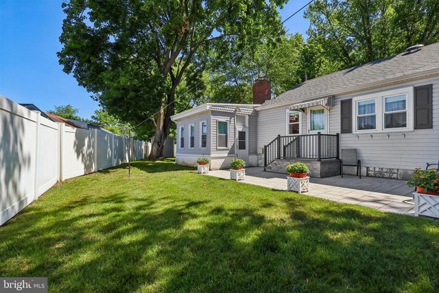 3 WINDSOR PL, Mount Holly, NJ 08060