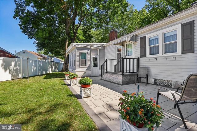 3 WINDSOR PL, Mount Holly, NJ 08060