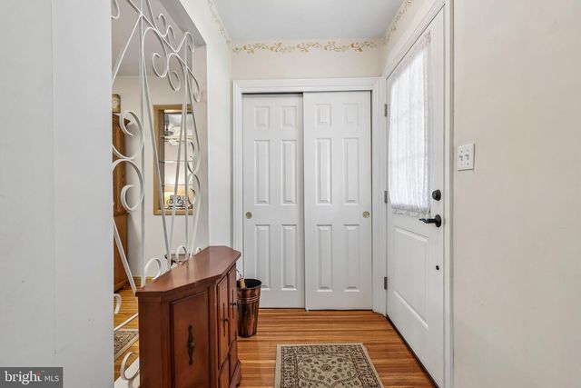 3 WINDSOR PL, Mount Holly, NJ 08060