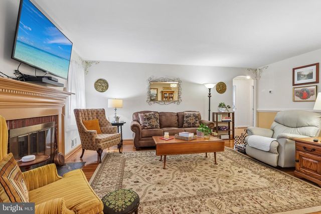 3 WINDSOR PL, Mount Holly, NJ 08060