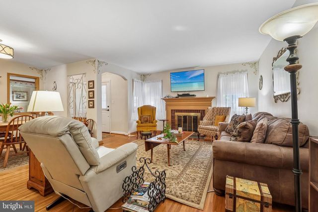 3 WINDSOR PL, Mount Holly, NJ 08060