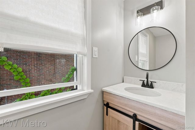 16141 Manor Street, Detroit, MI 48221
