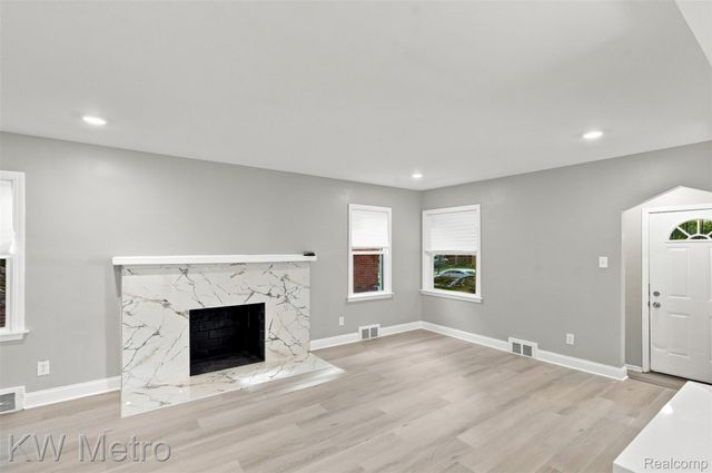 16141 Manor Street, Detroit, MI 48221