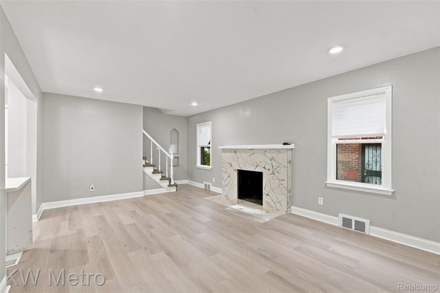 16141 Manor Street, Detroit, MI 48221