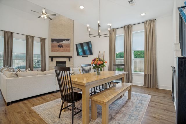 185 Ivy Parkway, Van Alstyne, TX 75495
