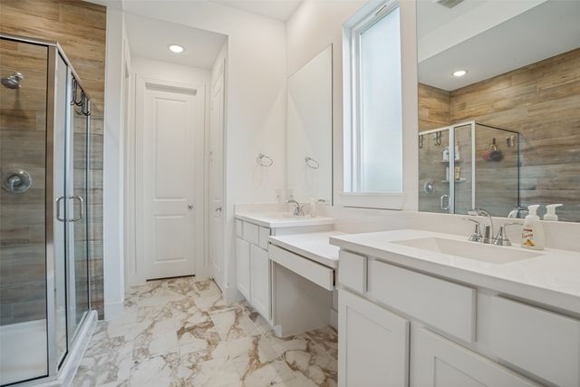 185 Ivy Parkway, Van Alstyne, TX 75495