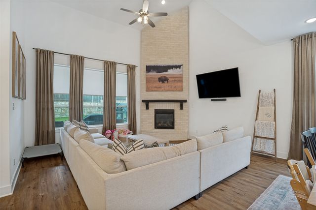 185 Ivy Parkway, Van Alstyne, TX 75495