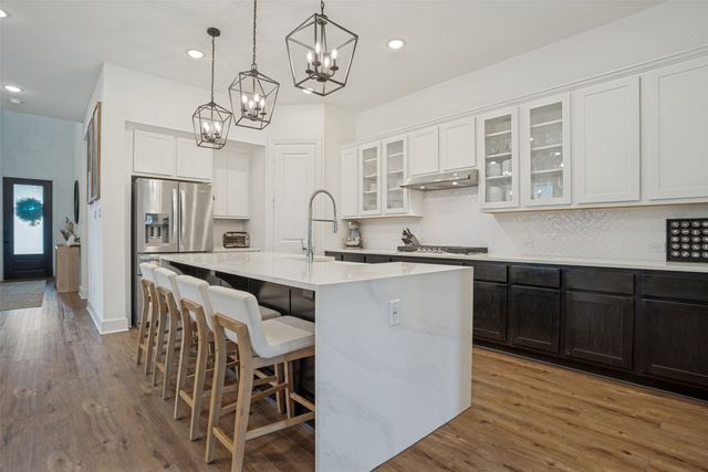 185 Ivy Parkway, Van Alstyne, TX 75495