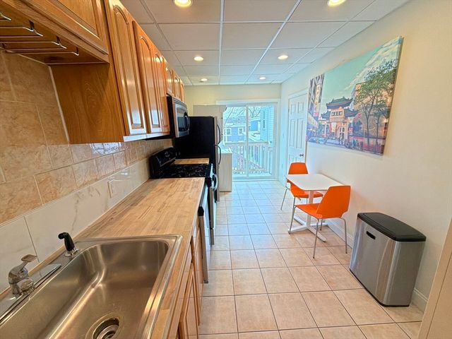 130 W 8th Street 3B, Boston, MA 02127