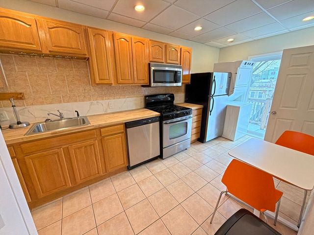 130 W 8th Street 3B, Boston, MA 02127