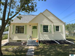 1023 S 42nd Street, Lincoln, NE 68510