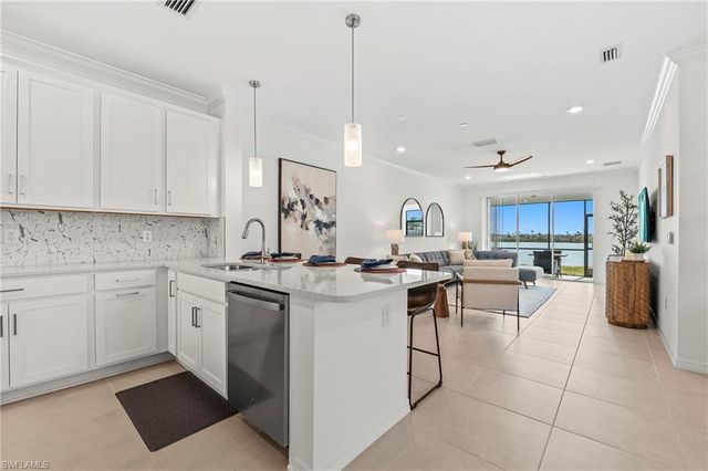 11751 Venetian Lagoon DR 104, Fort Myers, FL 33913
