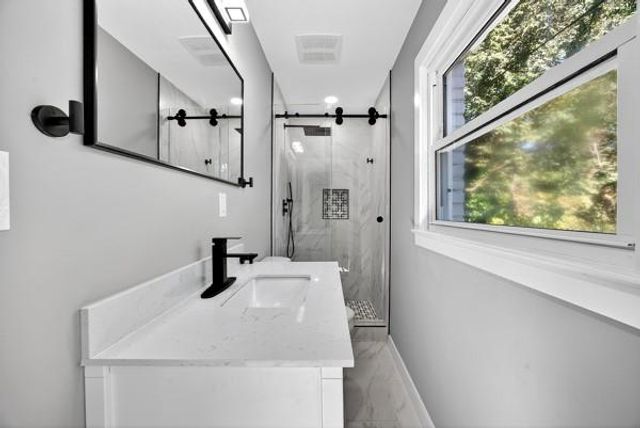 1864 Glen Echo Drive, Decatur, GA 30032