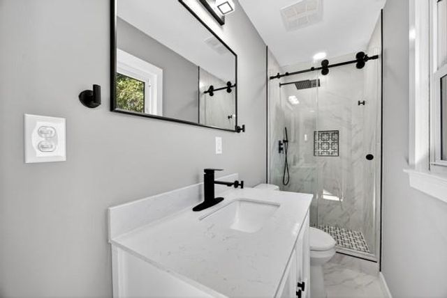 1864 Glen Echo Drive, Decatur, GA 30032