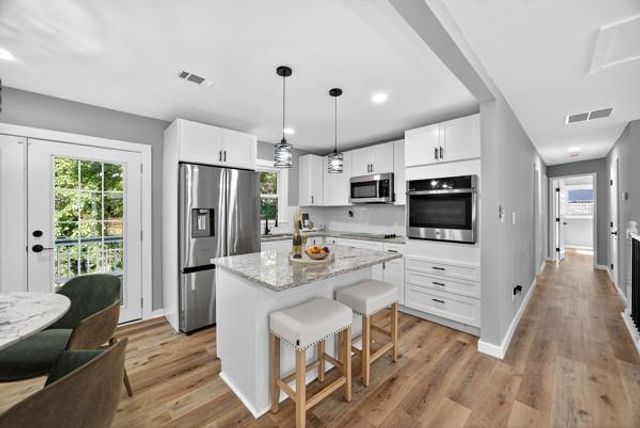 1864 Glen Echo Drive, Decatur, GA 30032