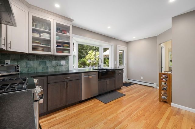 172 Broad Rock Rd, South Kingstown, RI 02879