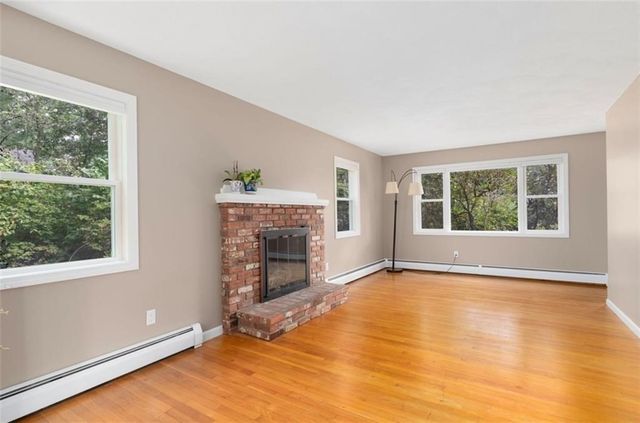 172 Broad Rock Rd, South Kingstown, RI 02879