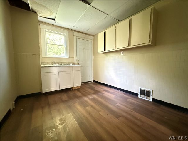 1868 Weston Avenue, Niagara Falls, NY 14305