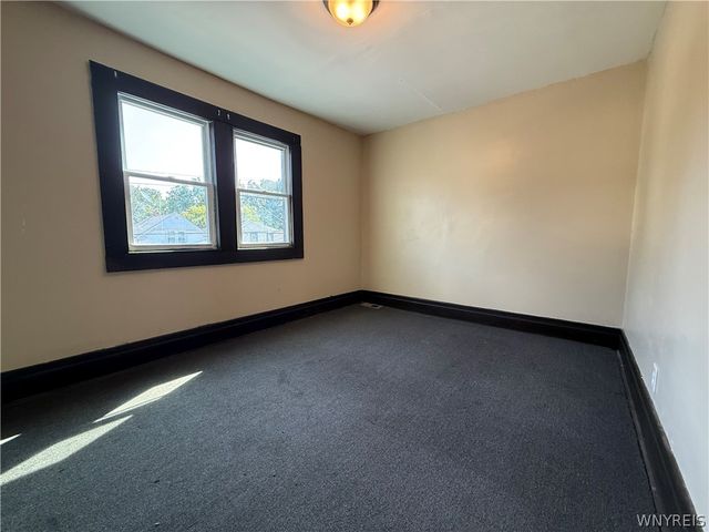 1868 Weston Avenue, Niagara Falls, NY 14305