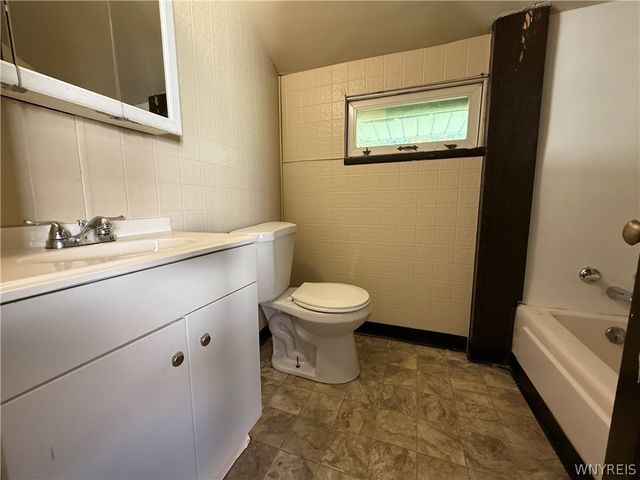 1868 Weston Avenue, Niagara Falls, NY 14305