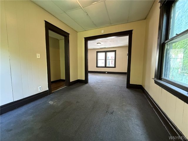 1868 Weston Avenue, Niagara Falls, NY 14305