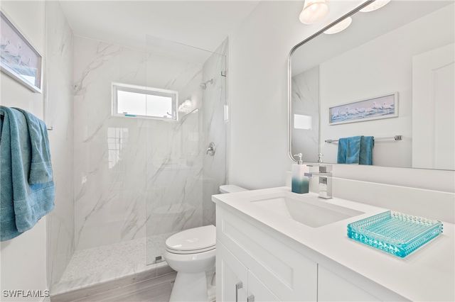 2050 Terrazzo LN, Naples, FL 34104