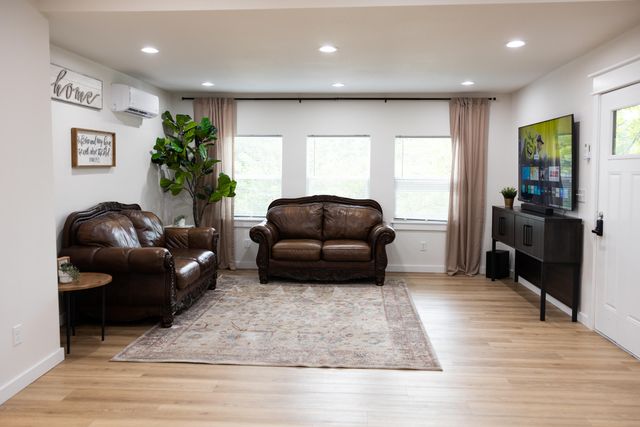 22436 Red Fox Trail, Wheatland, MO 65779