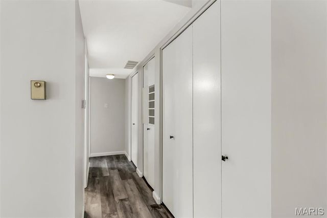 1680 Herault Place C, St Louis, MO 63125