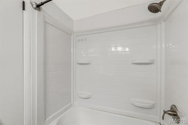 1680 Herault Place C, St Louis, MO 63125