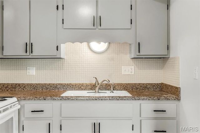 1680 Herault Place C, St Louis, MO 63125