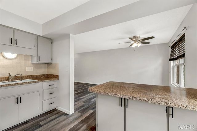 1680 Herault Place C, St Louis, MO 63125