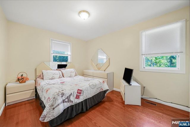 94 Barbara Drive, Pompton Lakes, NJ 07442