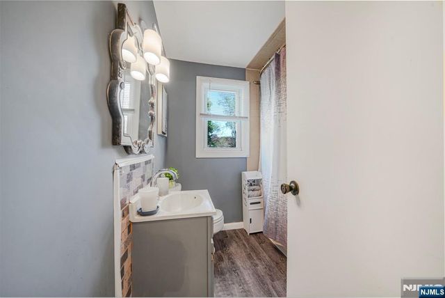 94 Barbara Drive, Pompton Lakes, NJ 07442