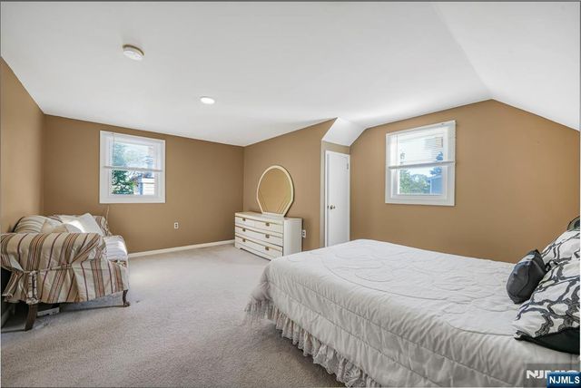 94 Barbara Drive, Pompton Lakes, NJ 07442