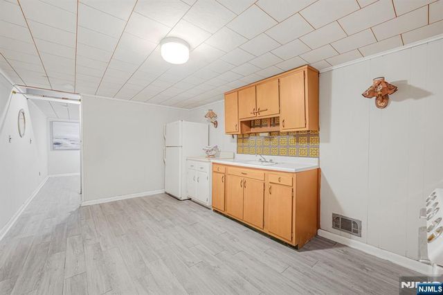 94 Barbara Drive, Pompton Lakes, NJ 07442