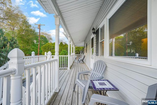 94 Barbara Drive, Pompton Lakes, NJ 07442