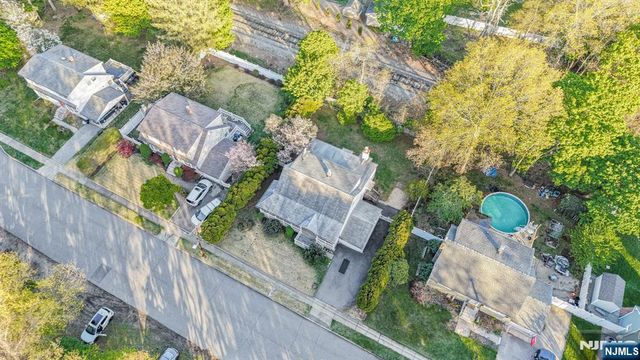 94 Barbara Drive, Pompton Lakes, NJ 07442