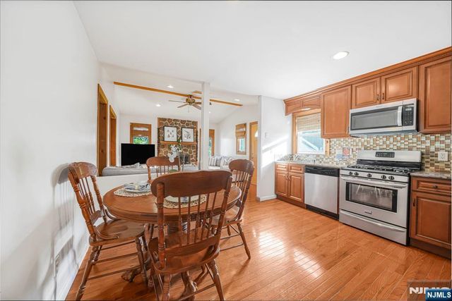 94 Barbara Drive, Pompton Lakes, NJ 07442