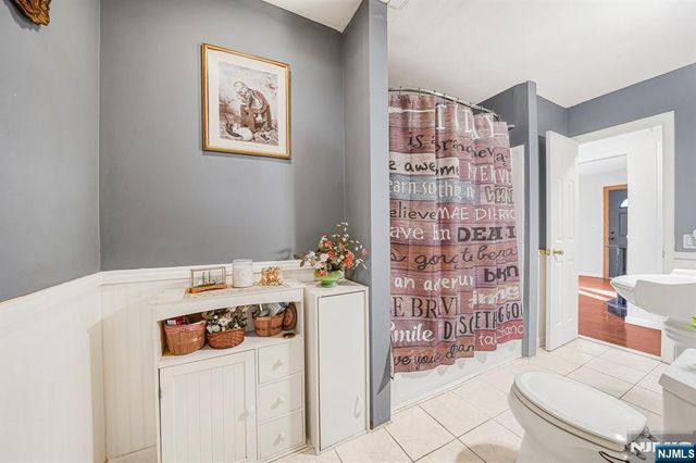 94 Barbara Drive, Pompton Lakes, NJ 07442