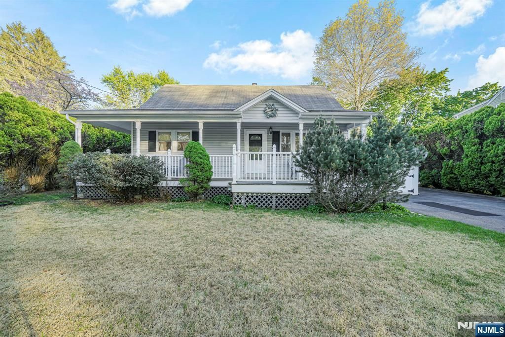 94 Barbara Drive, Pompton Lakes, NJ 07442