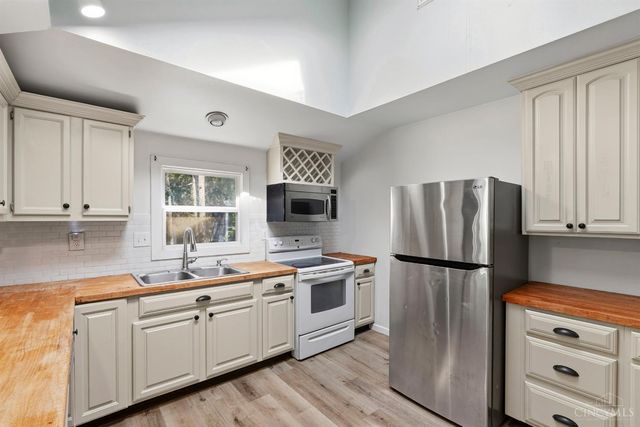 481 E Sharon Road, Glendale, OH 45246