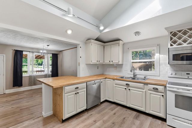 481 E Sharon Road, Glendale, OH 45246