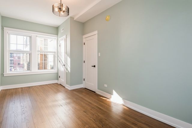 1535 W Estes Avenue 2, Chicago, IL 60626