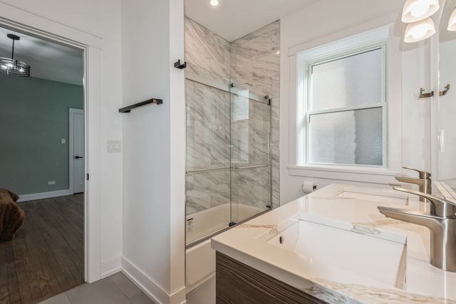 1535 W Estes Avenue 2, Chicago, IL 60626